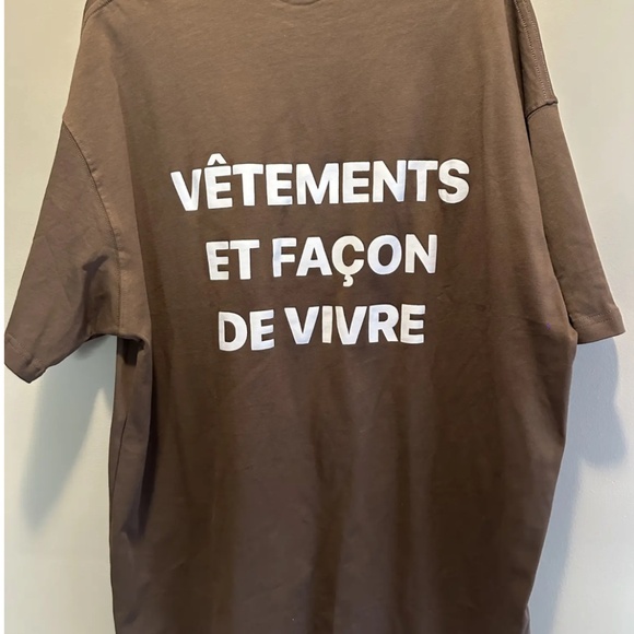 RED BOOTS SHIRT - Picture 4 of 4